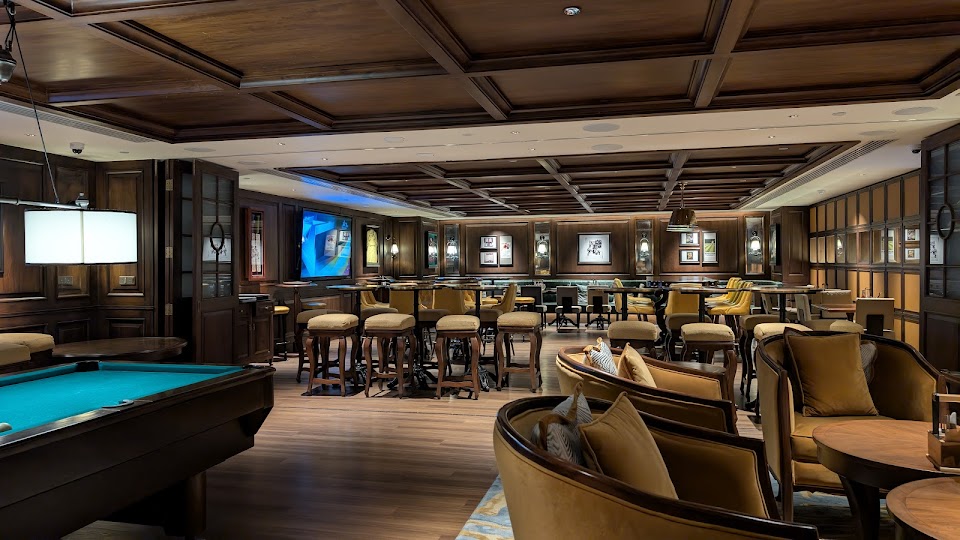 Cheers Pub — British Pub with Play Area