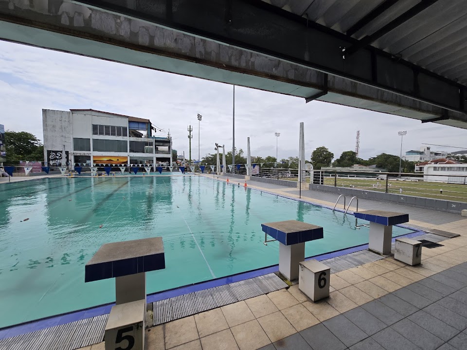 Outdoor 25m swimming pool at Colombo Cricket Club CCC